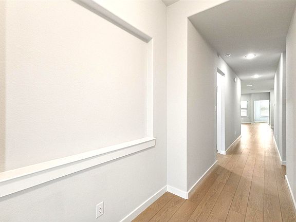 3rd image of 326 Rockstream Dr
