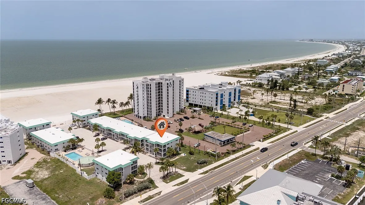 2 bed, 2.0 bath, 1055 sqft, $8,300 — Photo 1