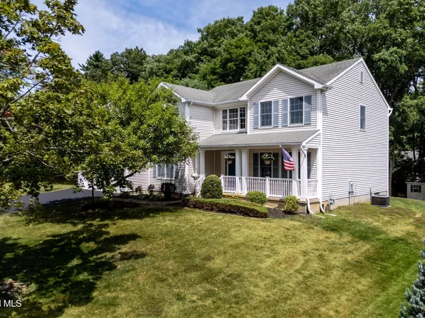 31 Dorsman Drive, Clifton Park, NY 12065