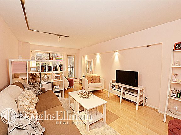 4th image of 153 E 57th St APT 2C