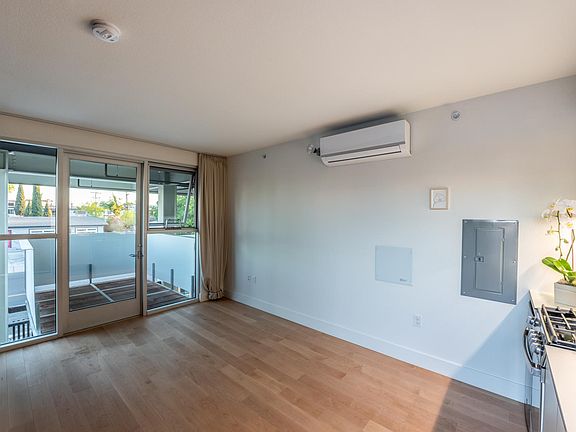 3rd image of 3593 Adams Ave #8