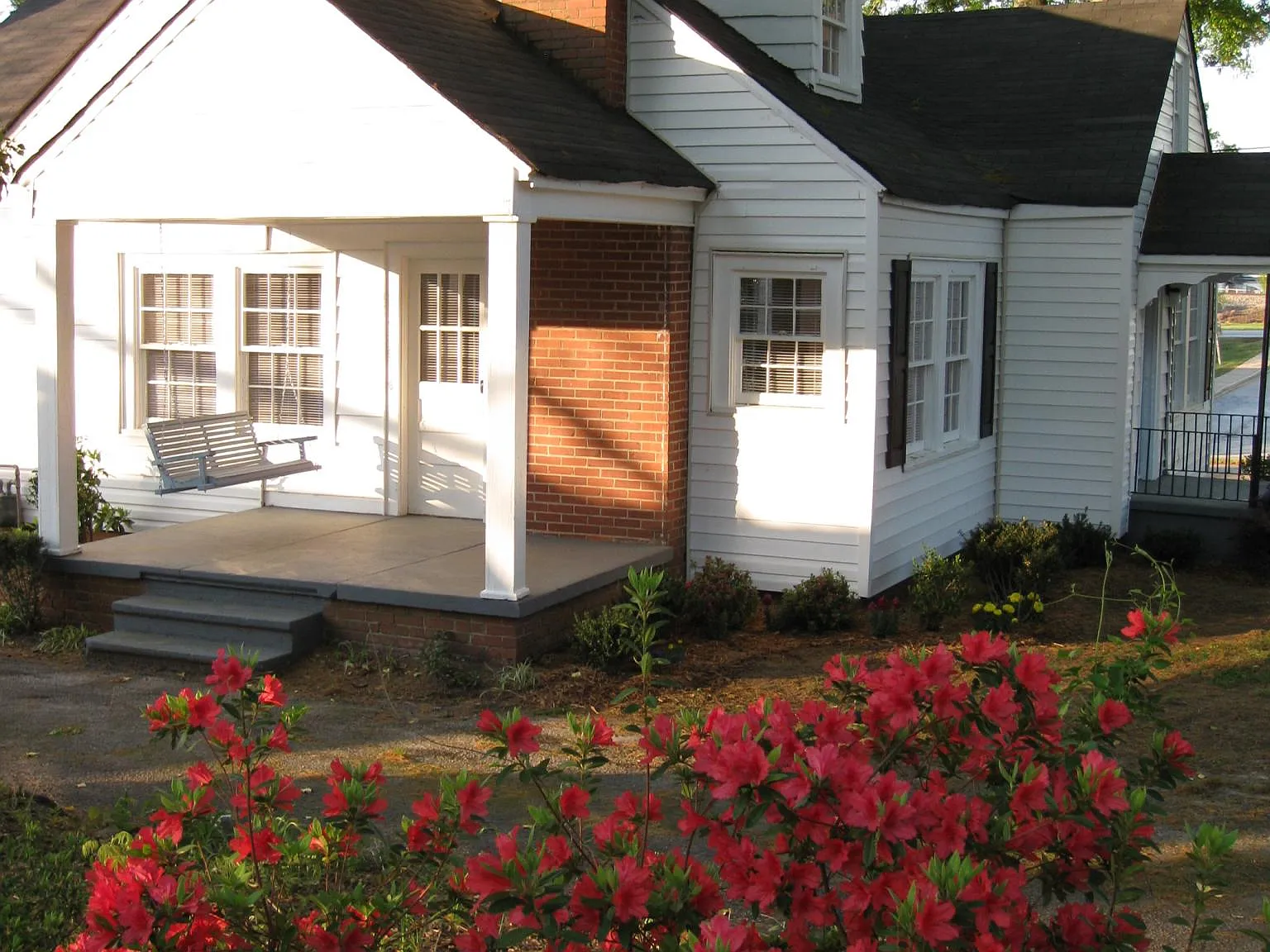 4 bed, 3786 sqft, $1,895 — Photo 3