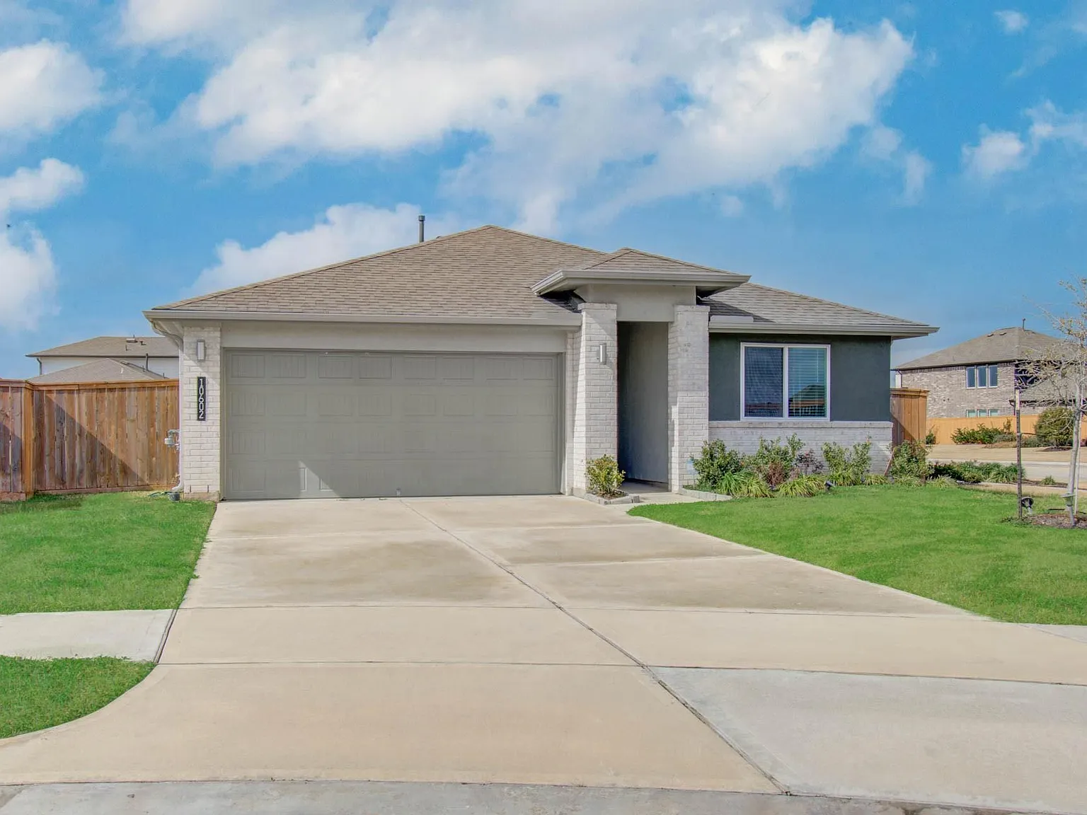 4 bed, 2.5 bath, 1846 sqft, $2,250 — Photo 2