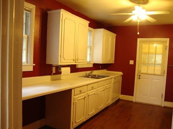 3rd image of 532 Lucerne Dr