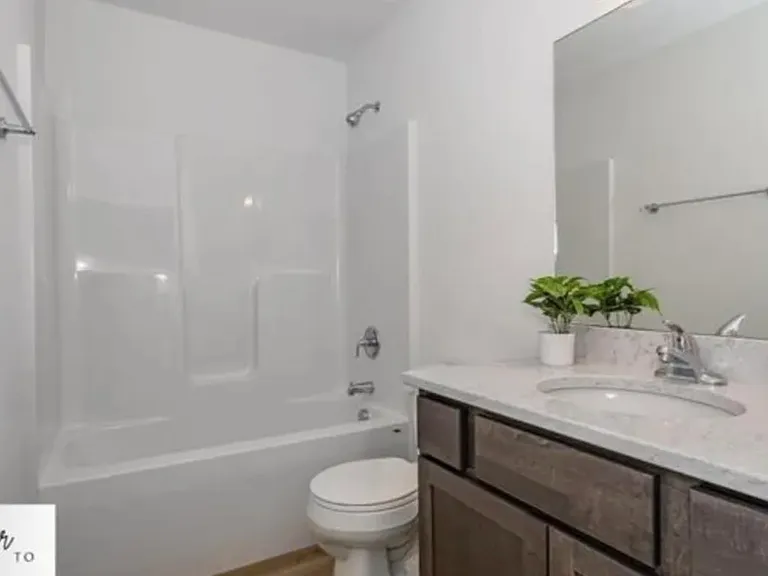 1263 N Marion Rd — Photo 7