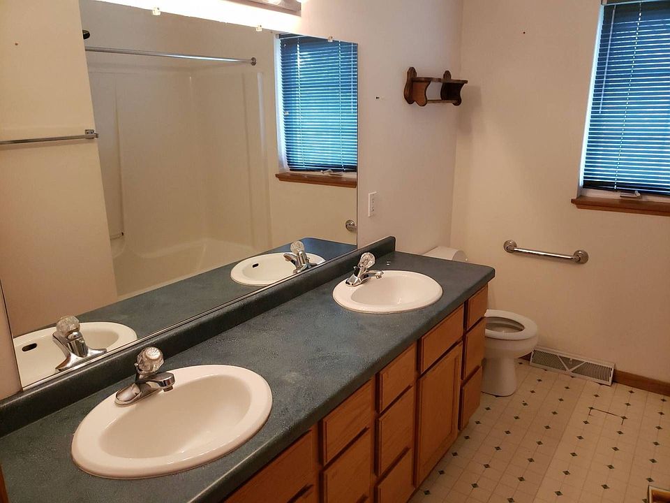 1st image of 6109-11 Birchwood Ln