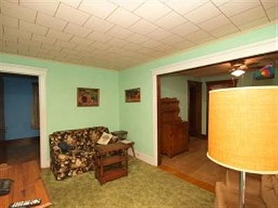 5th image of 20 Woodlawn Ave