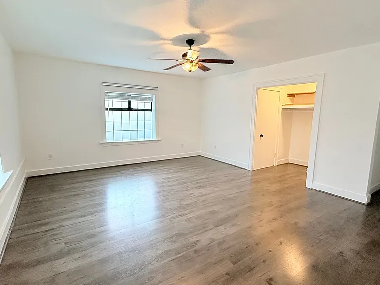 Fontana Court Apartments — Photo 25