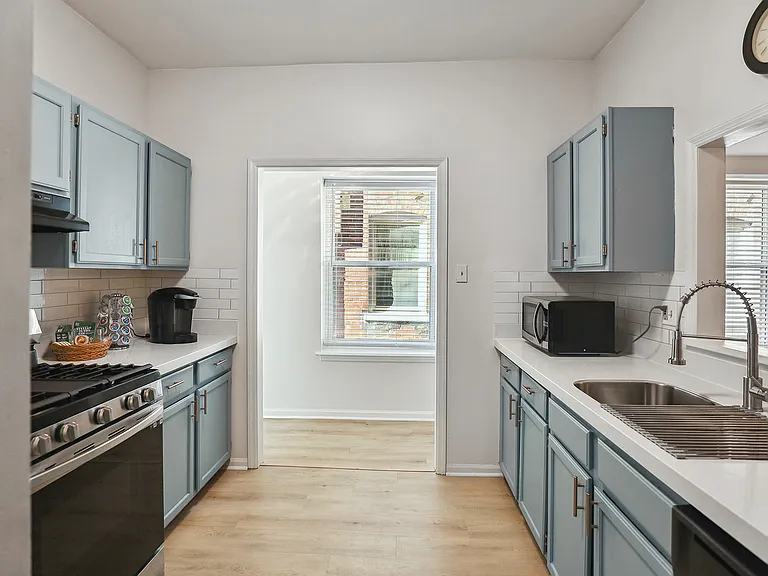 4012 Castleman Ave — Photo 8