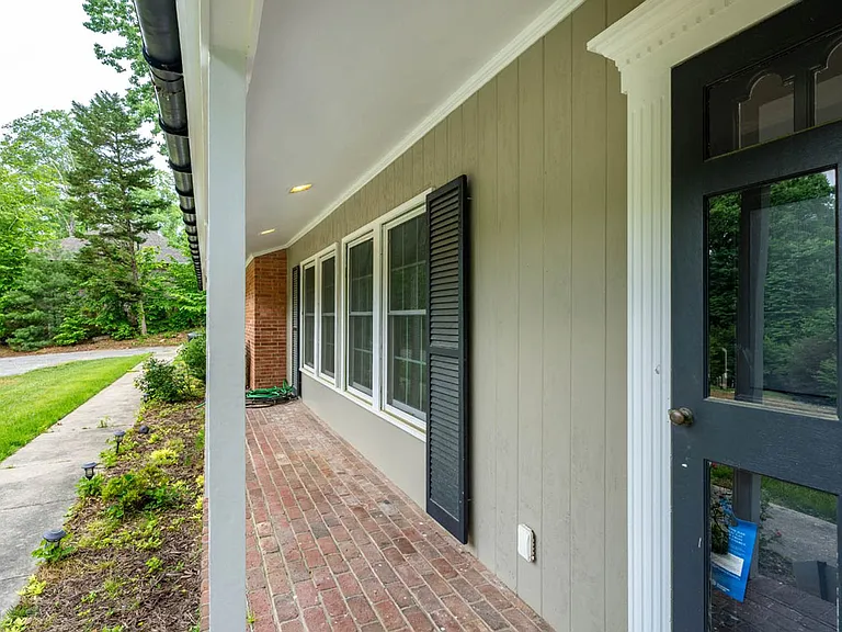 4222 Arbutus Dr — Photo 3