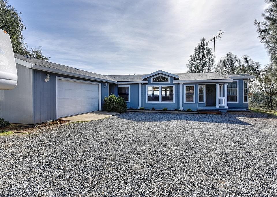 2nd image of 1910 Urban Retreat Ln