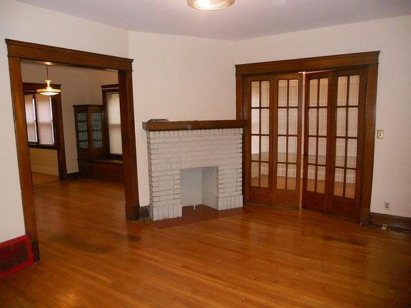 3rd image of 3297 Desota Ave #1