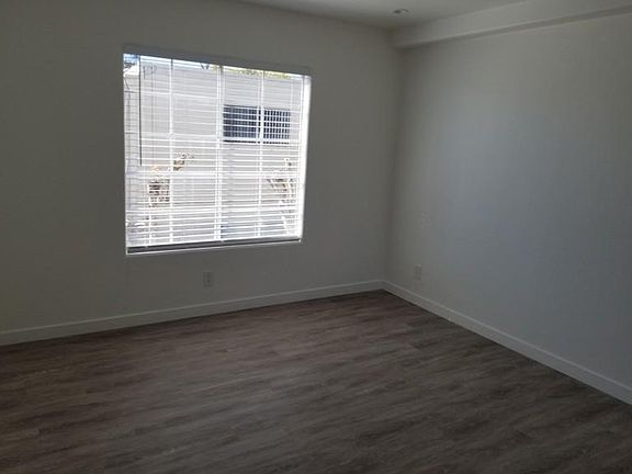 5th image of 4778 Cass St #C
