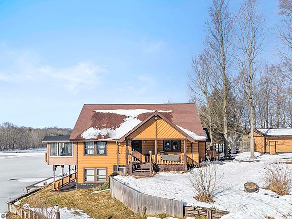 2nd image of 22559 Conrad Rd