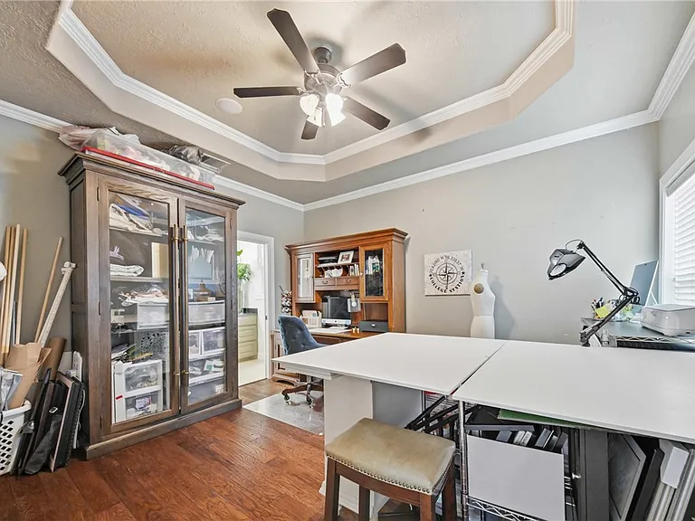 2404 Lancaster Ct — Photo 20