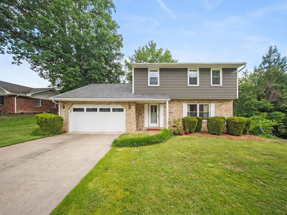 1st image of 132 Barkley Ct
