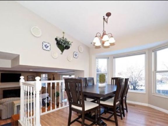 3rd image of 1287 E Alta Heights Dr