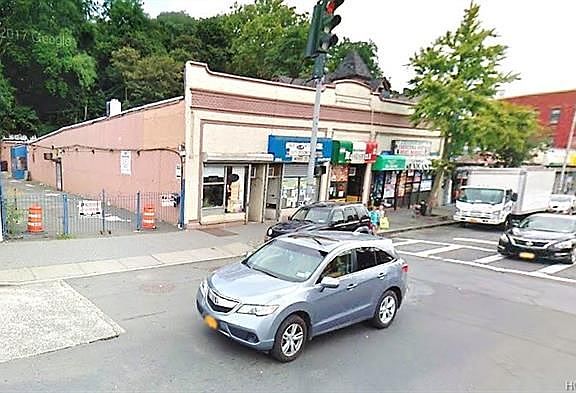 4th image of 350 S Broadway