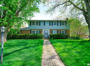 1530 W Woodside Dr, Dunlap, IL 61525