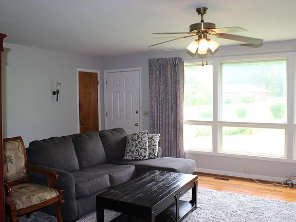 3rd image of 3949 Stilton Dr