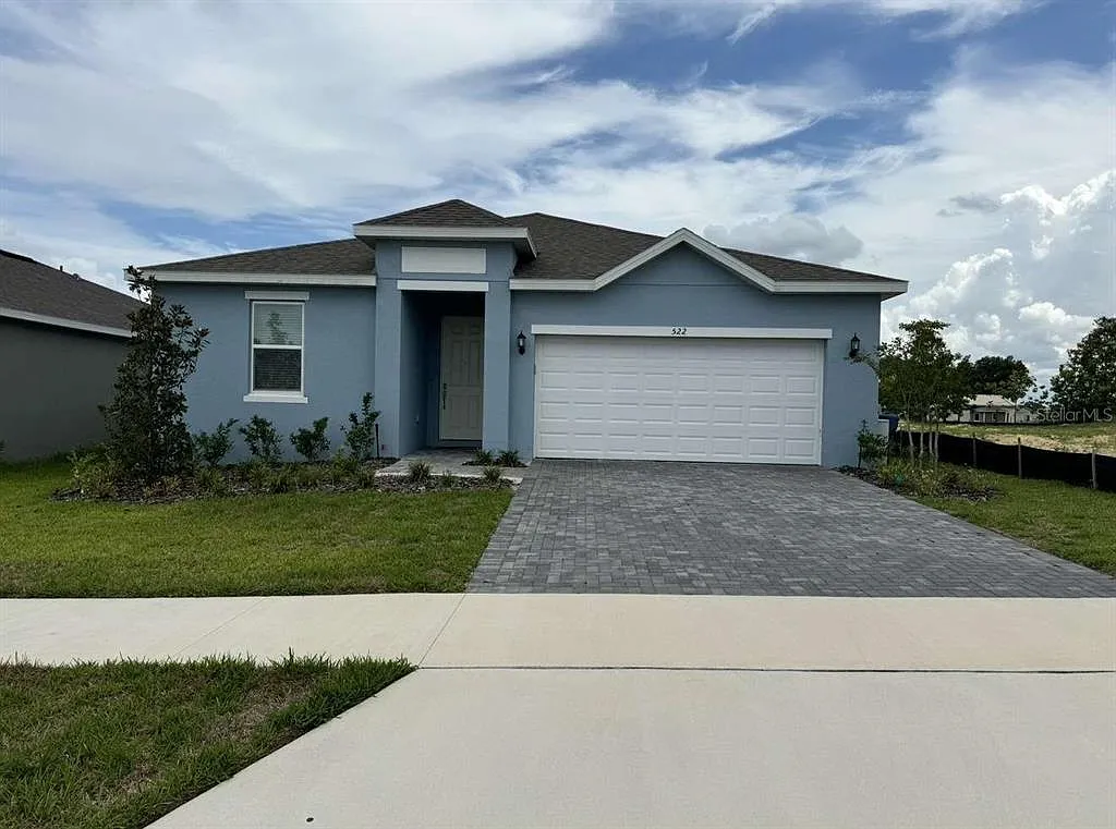 4 bed, 2.0 bath, 1776 sqft, $2,600 — Photo 2