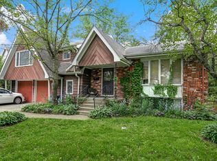 284 Middaugh Rd, Clarendon Hills, IL 60514