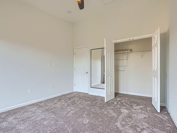 5th image of 867 E Lombard St
