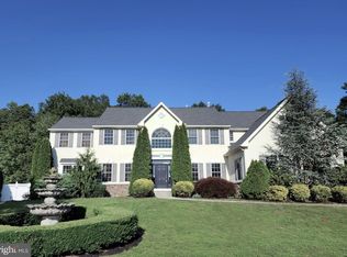 102 Marshall Dr, Egg Harbor Township, NJ 08234
