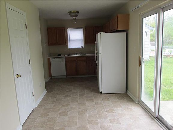 3rd image of 3140 S Temple Ave