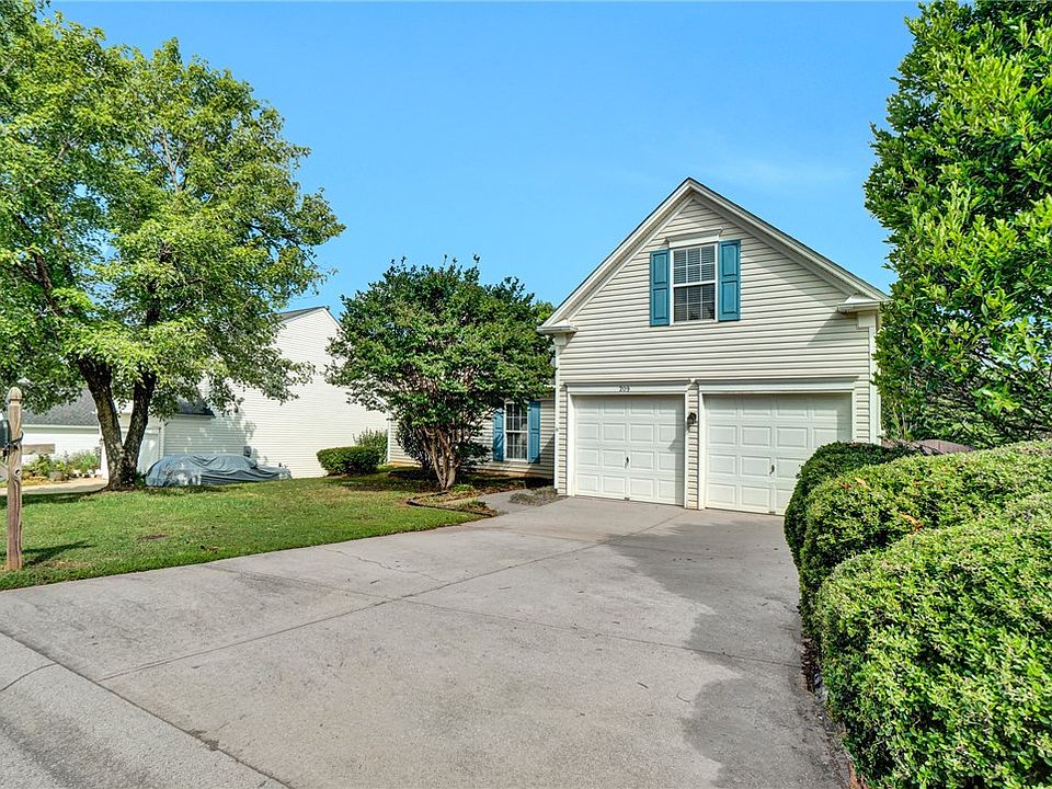 1st image of 209 Karsten Creek Dr