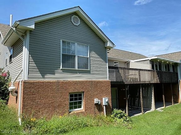 3rd image of 222 Wheatland Ct