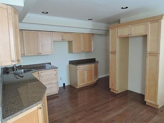 4th image of 4580 Eastern Ave