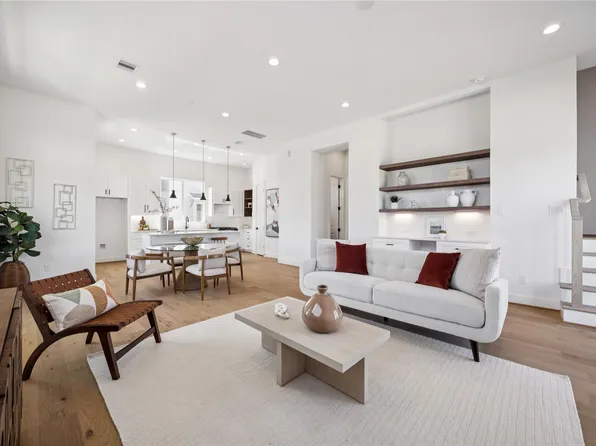 2806 Mills St, Houston, TX 77026