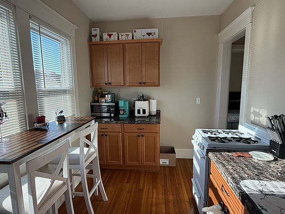 2nd image of 5 Rugby Rd APT 6