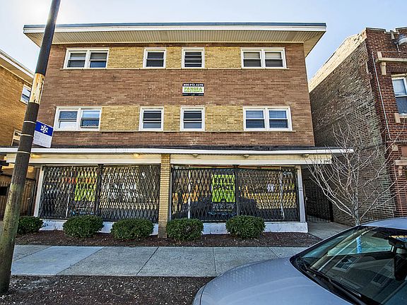 2nd image of 2041 E 75th St #2043-2B