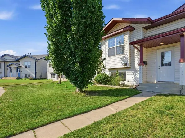34 SW Keen Cres, Red Deer, AB T4P 4B9