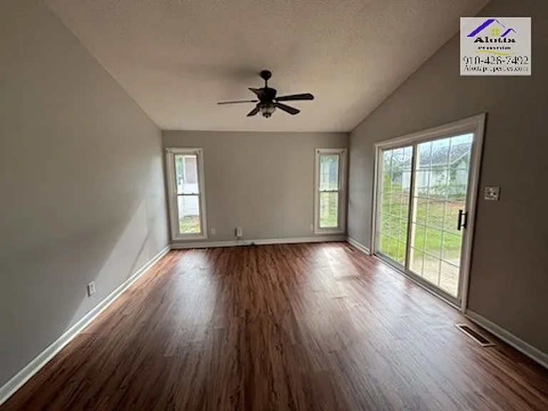 2043 Lakeridge Dr — Photo 3