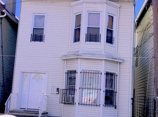 32 Rowland St, Newark, NJ 07104