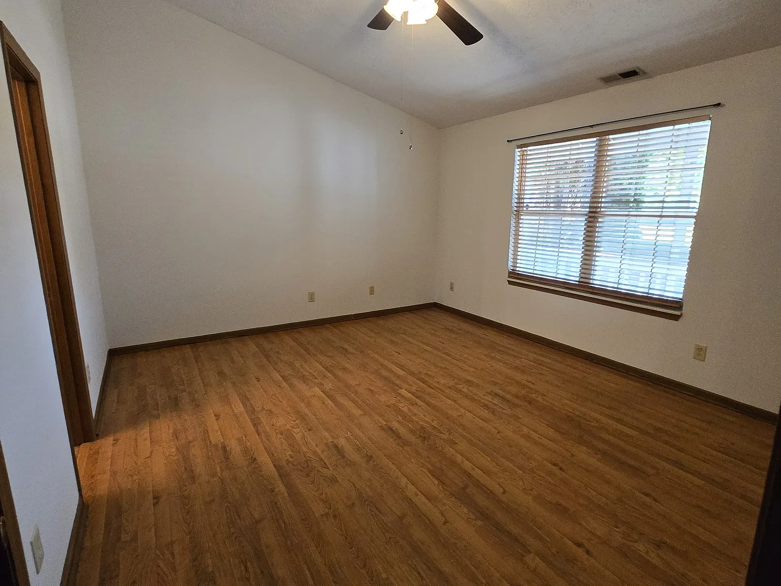 3 bed, 1332 sqft, $1,750 — Photo 3