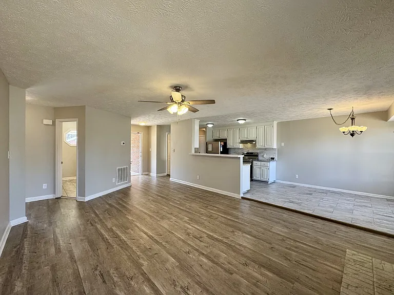 204 Fair Oaks Dr — Photo 4