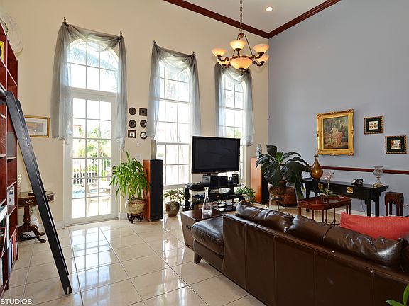 3rd image of 3909 NE 170th St #3909