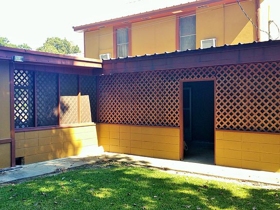 3rd image of 102 N Landry Drive