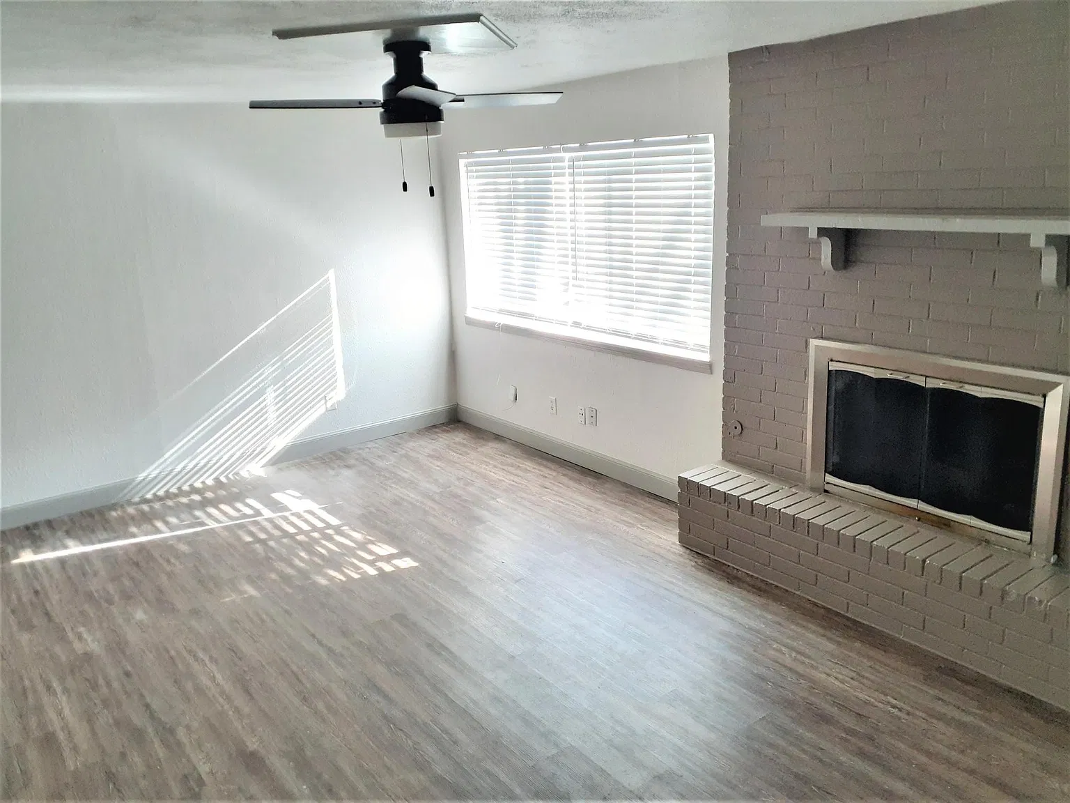 3 bed, 2.5 bath, 1200 sqft, $1,250 — Photo 2