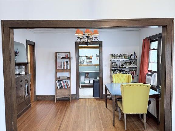 3rd image of 3917 Chicago Ave S #2