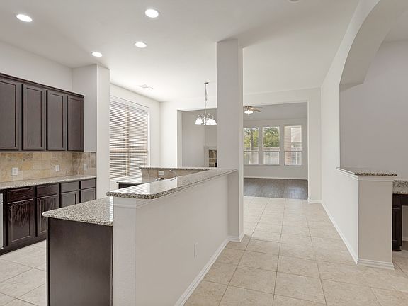 3rd image of 5112 Datewood Ln
