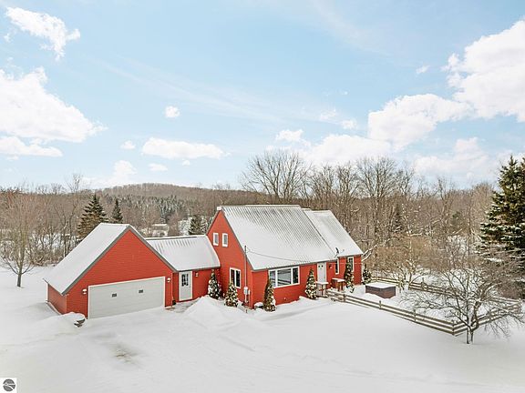 3rd image of 10778 Hibma Rd