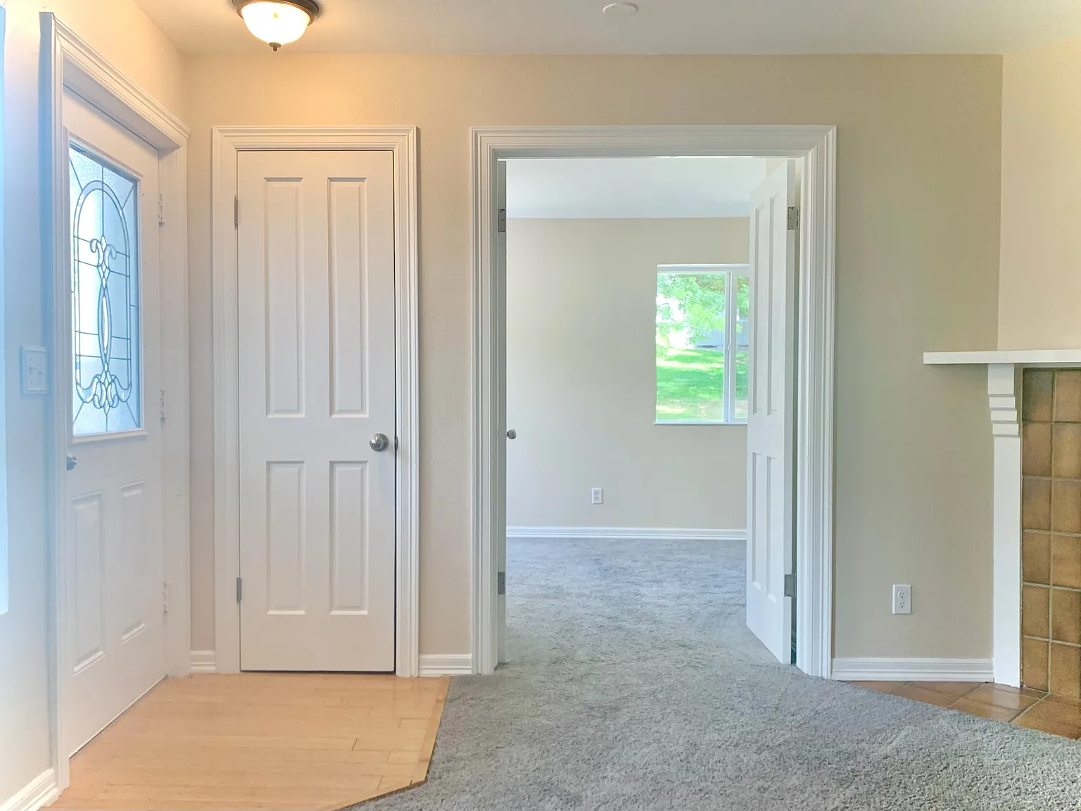 2 bed, 825 sqft, $1,600 — Photo 3