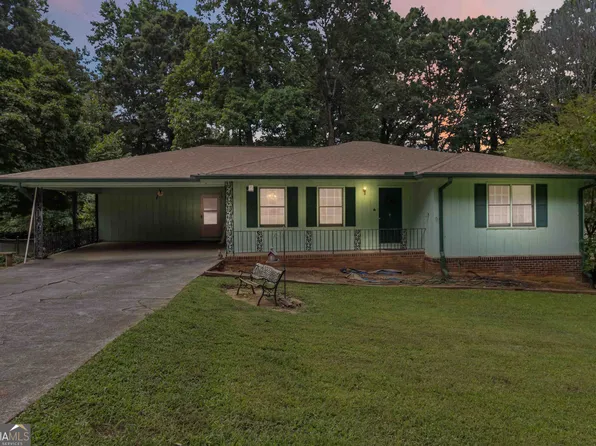 2936 Castle Dr, Lawrenceville, GA 30044