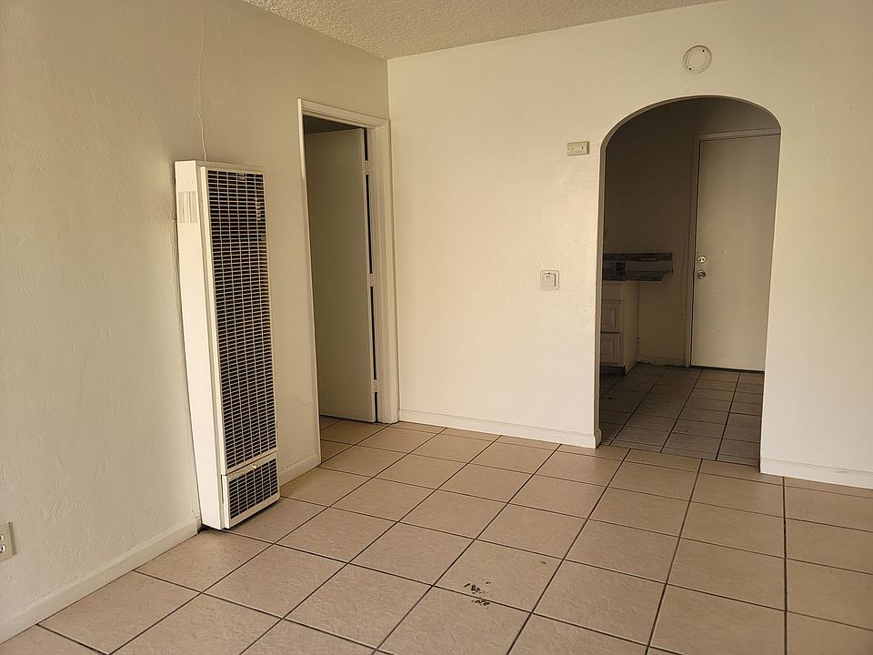 1st image of 1011 Snyder Ln #1