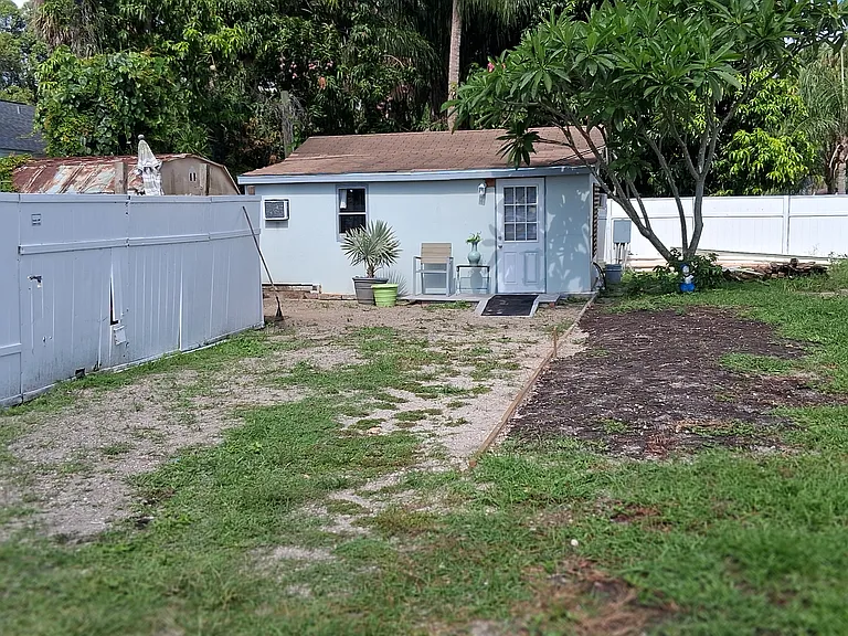 1731 Ixora Dr — Photo 20